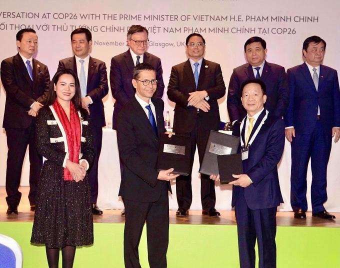 quy-mo-khung-cua-tap-doan-noi-chong-sap-cuoi-hoa-hau-do-my-linh-dang-lam-viec-20221021101930-9416.jpg
