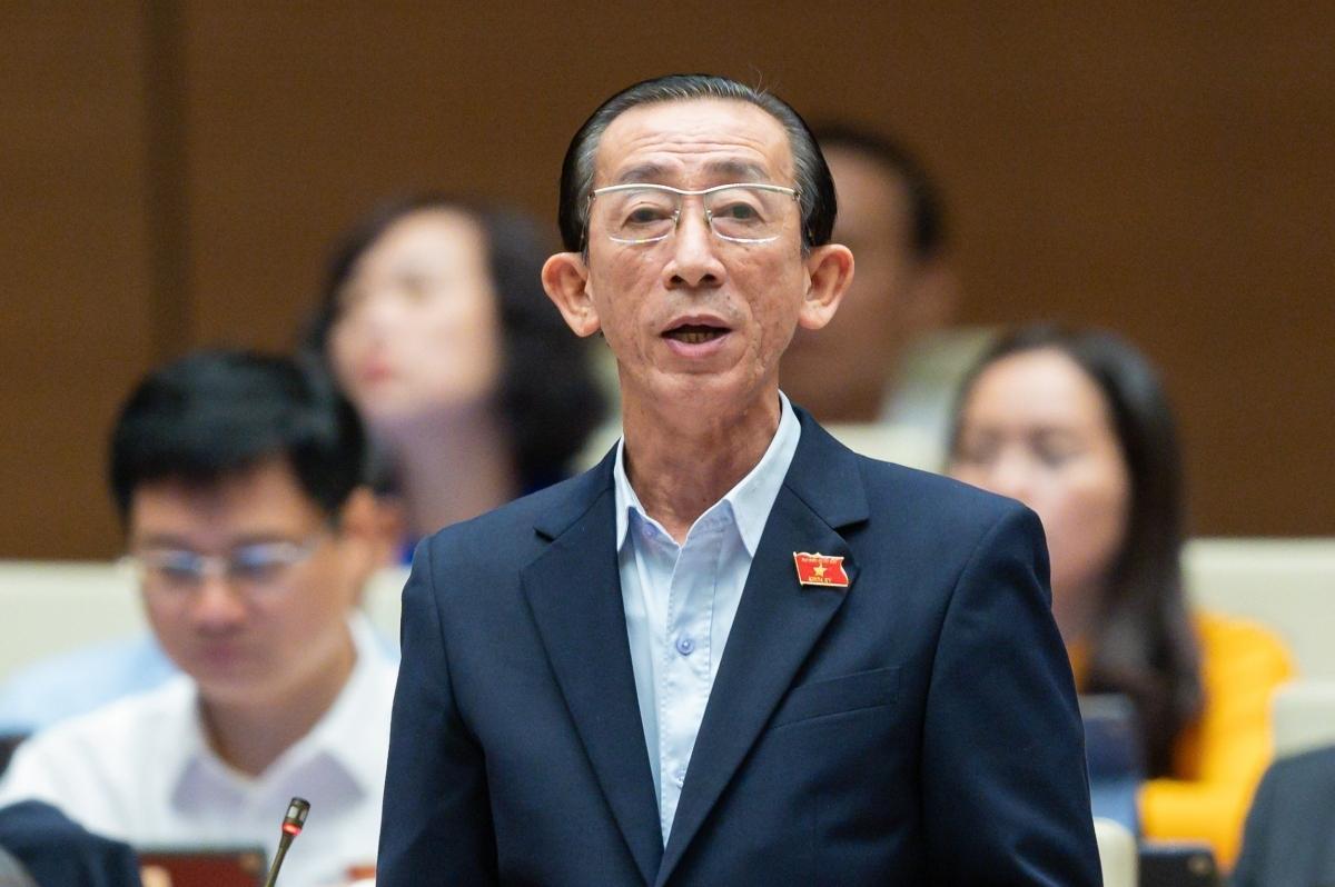 dai-bieu-quoc-hoi-van-lung-tung-trong-xu-ly-tinh-huong-va-dieu-hanh-xang-dau-20221027144718-7476.jpg