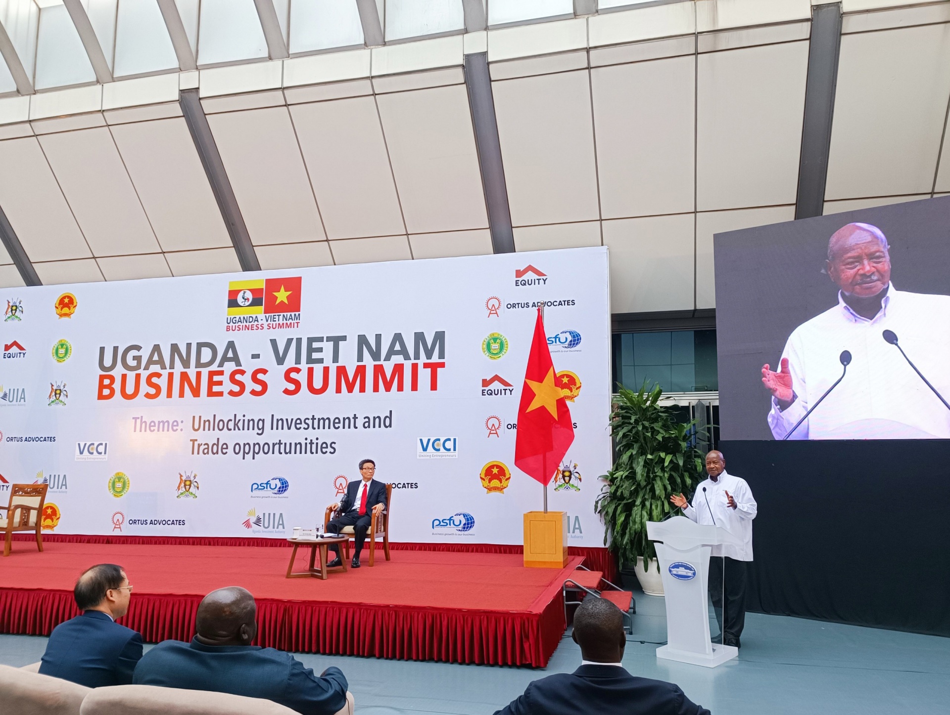 hat-gao-viet-nam-co-nhieu-tiem-nang-xuat-khau-vao-thi-truong-uganda-20221125233001.jpg?rt=20221125233008