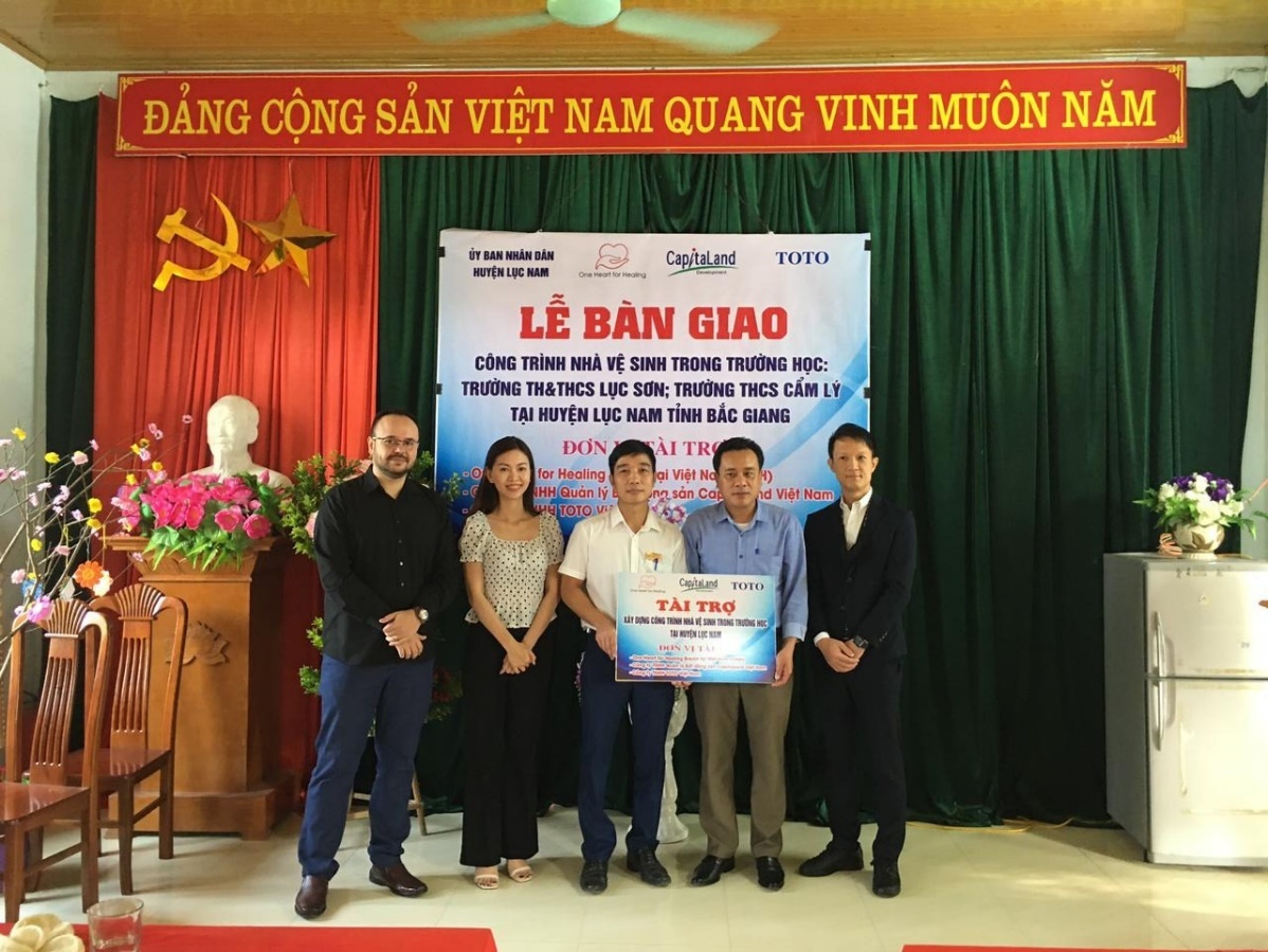 capitaland-dong-gop-hon-28-ty-dong-ho-tro-cho-3000-hoc-sinh-tai-viet-nam-20221103120537.jpg?rt=20221103120540