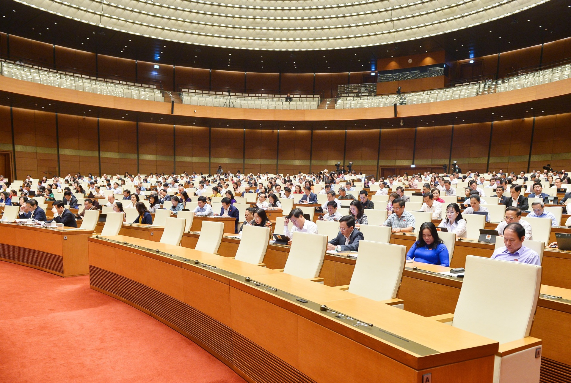 cac-dai-bieu-lo-ngai-ve-tinh-trang-khan-hiem-va-ban-han-che-xang-20221105114958.jpg?rt=20221105115004