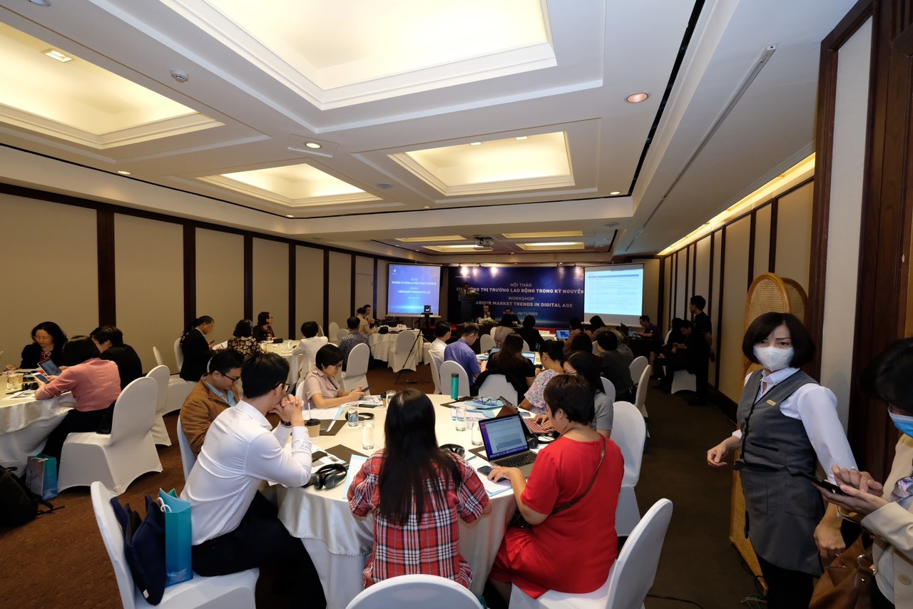 chuyen-doi-so-khien-nhieu-viec-lam-truyen-thong-dan-bien-mat-hoac-bi-thay-the-20221109140023.jpg?rt=20221109140212