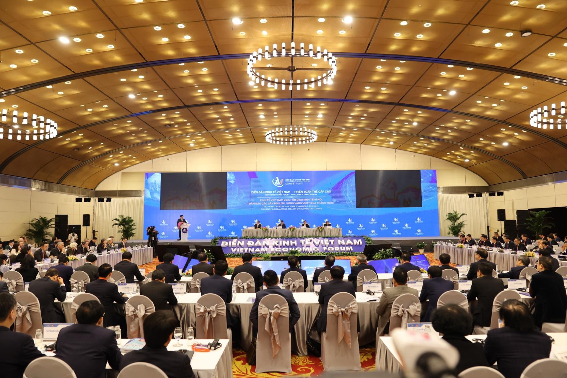 thu-tuong-da-co-benh-thi-phai-chua-trong-dieu-kien-kho-khan-nen-cang-kho-khan-20221217233154-747.jpg