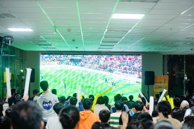 tt-homes-to-chuc-xem-world-cup-cho-hang-nghin-cu-dan-20221220112218-4624.jpg