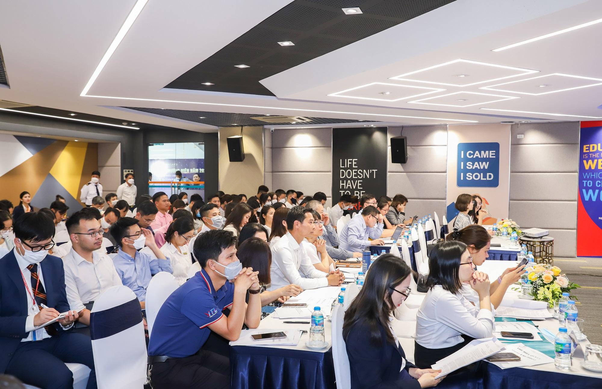 ĐHĐCĐ Cen Land 2022: Cen Land chưa bao giờ thấy khó khăn mà chùn bước.