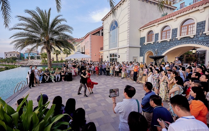 chuyen-di-dau-nam-2023-tai-dao-ngoc-viet-tiep-hanh-trinh-hanh-phuc-20230111170702-3643.jpg
