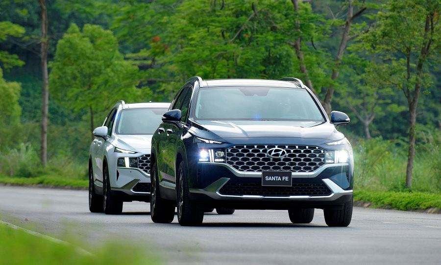 hyundaisantafe202168-164474791-3636-8266-1644748534-4265.jpg