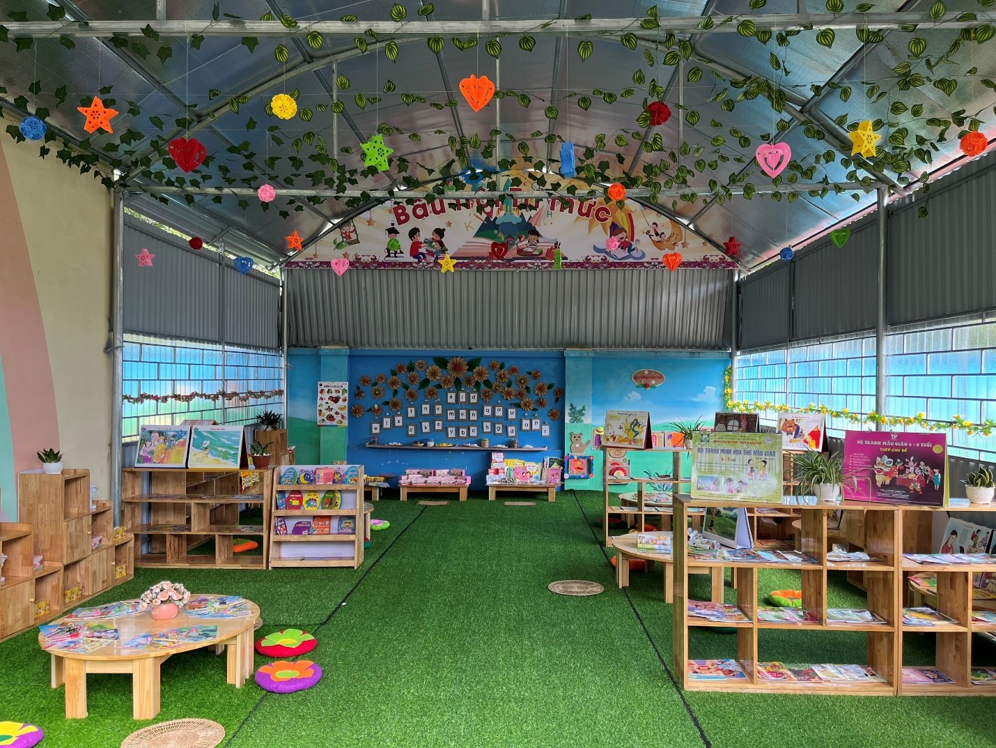 Không gian thư viện xanh tại trường mầm non Quảng Hưng.