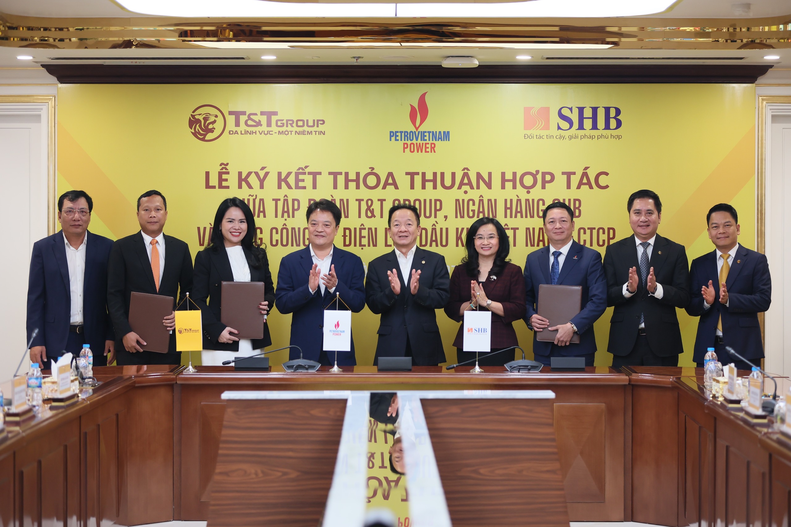 Đại diện ba bên tại Lễ ký kết Thỏa thuận hợp tác.