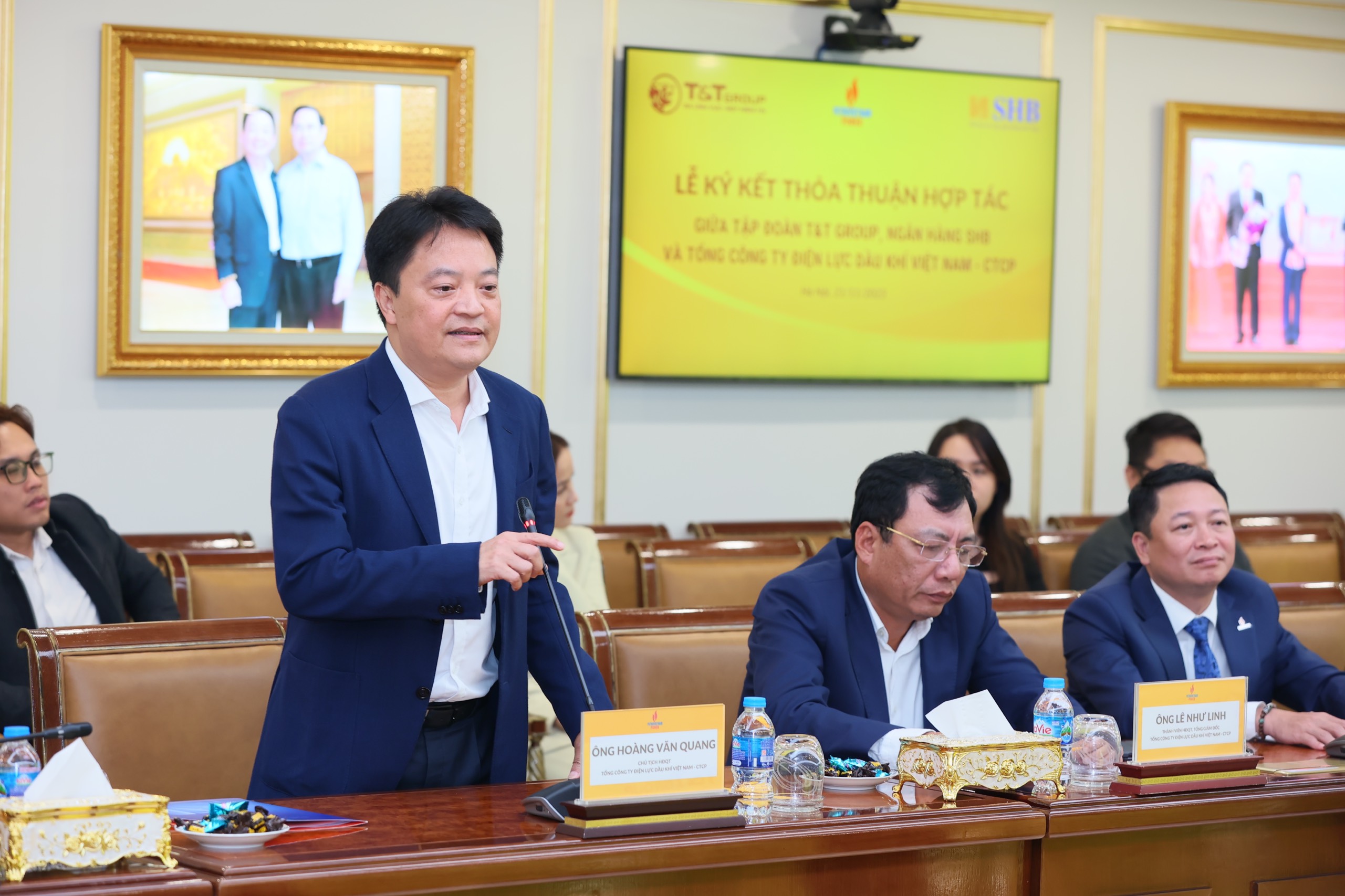 anh-3-9323.jpg