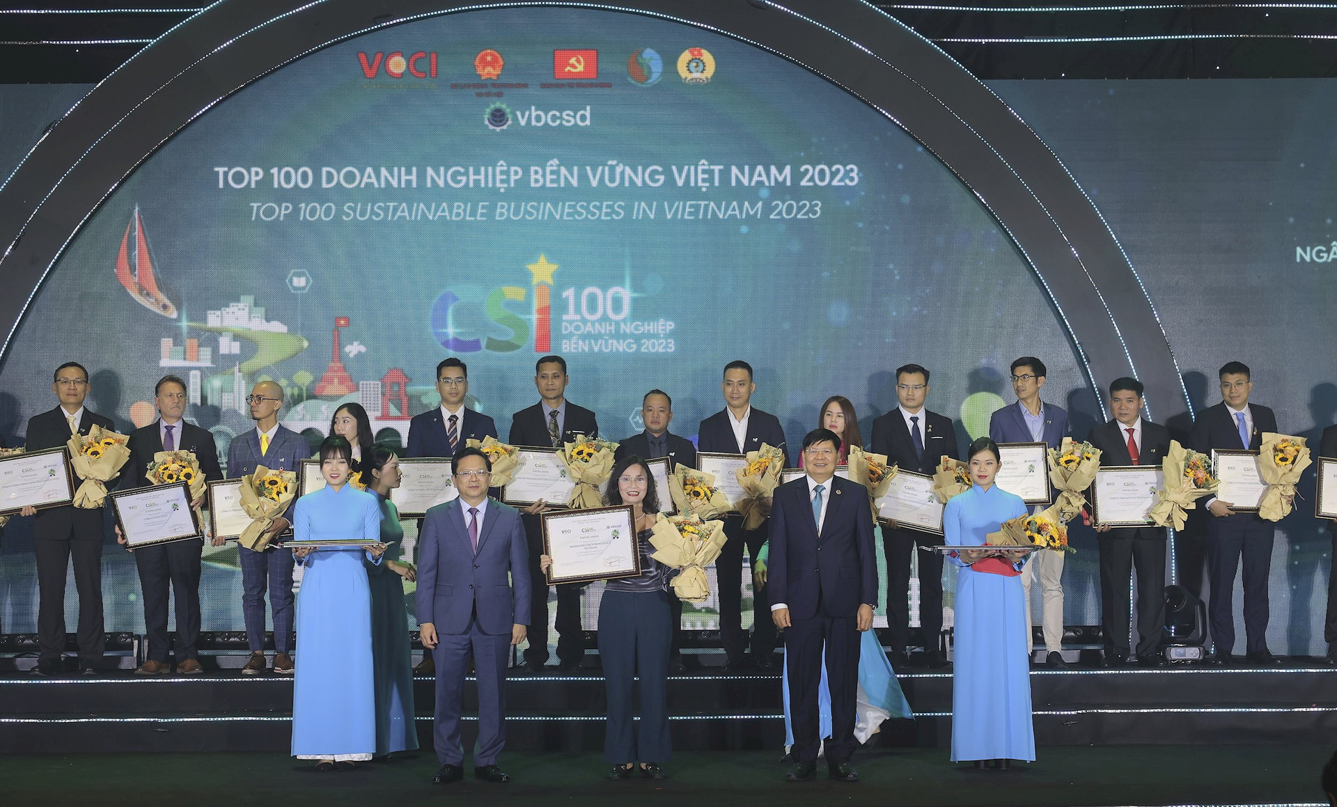 seabank-vinh-du-lan-thu-6-duoc-vinh-danh-doanh-nghiep-ben-vung-viet-nam-20231214125555-9941.jpg