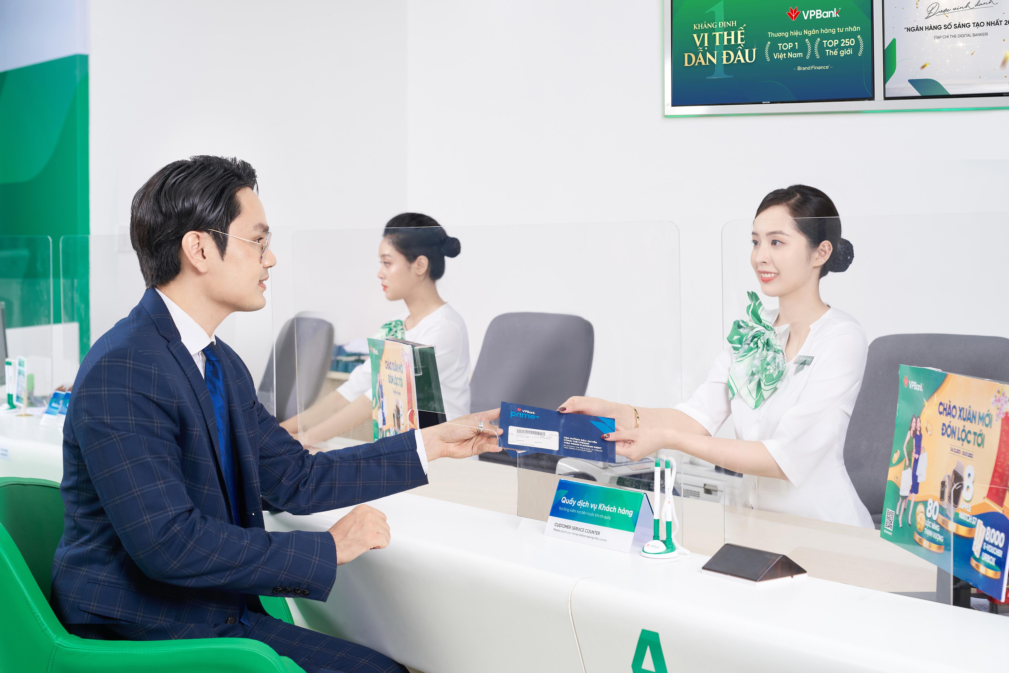 vpbank-nang-cao-chat-luong-dich-vu-10-7913.jpg