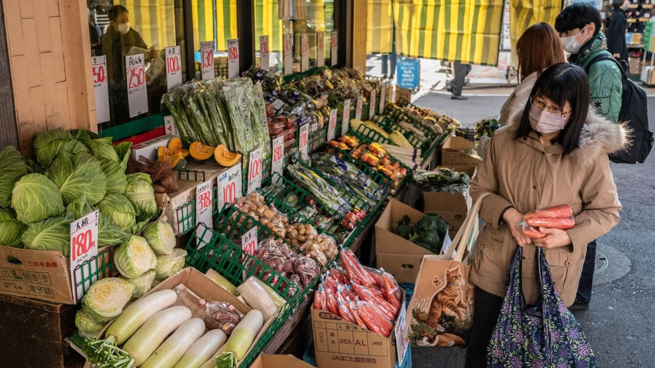 230201223825-01-japan-inflation-economy-9408.jpg