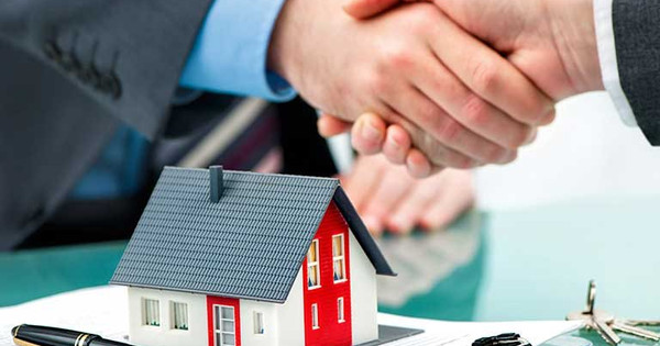 Một nhóm nhà đầu tư đổ số tiền khổng lồ để đầu tư bất động sản đúng lúc thị trường suy thoái