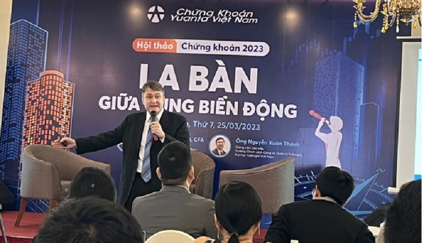 Ông Matthew Smith chia sẻ tại hội thảo