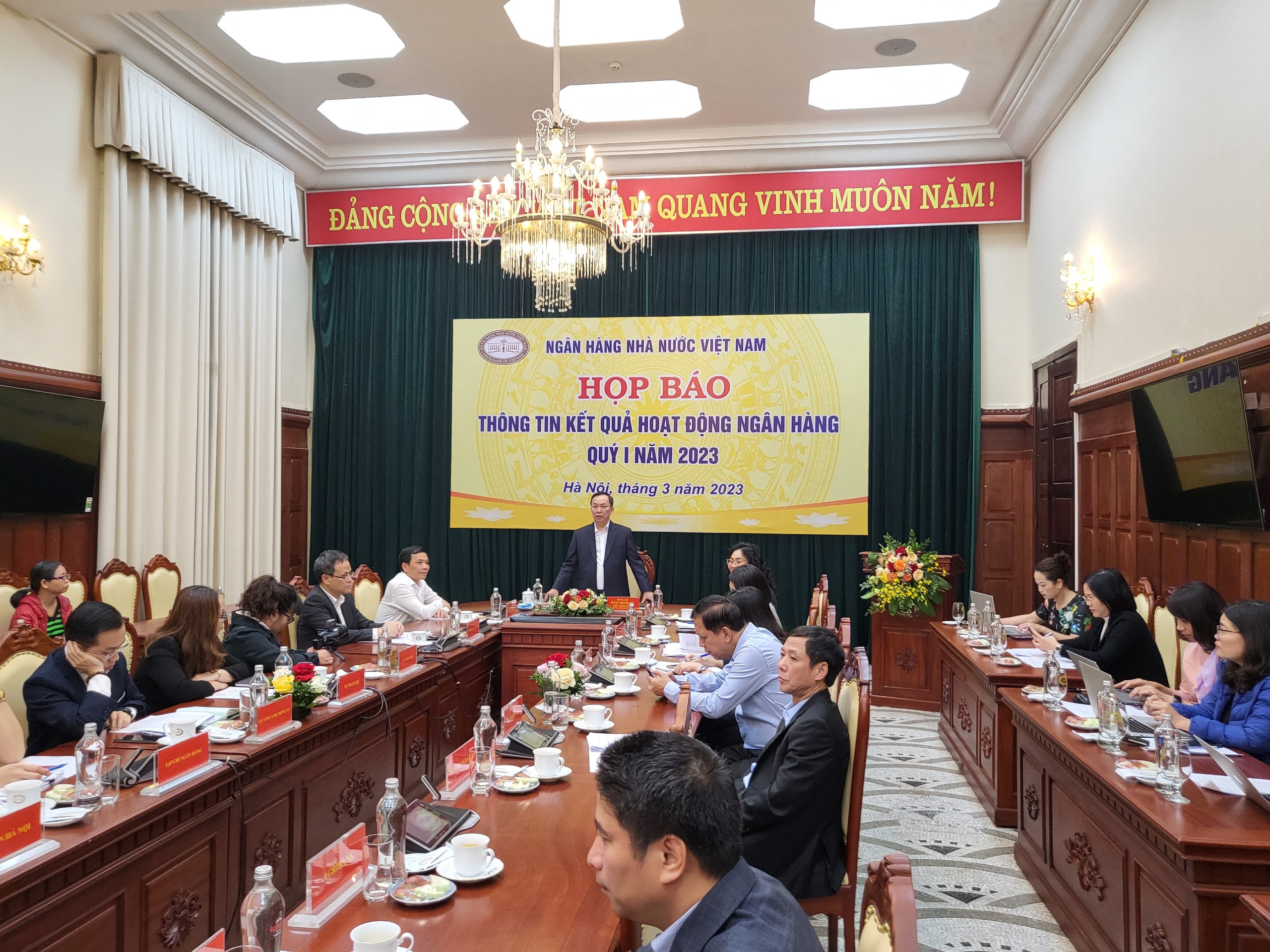 Toàn cảnh cuộc họp báo của Ngân hàng Nhà nước.