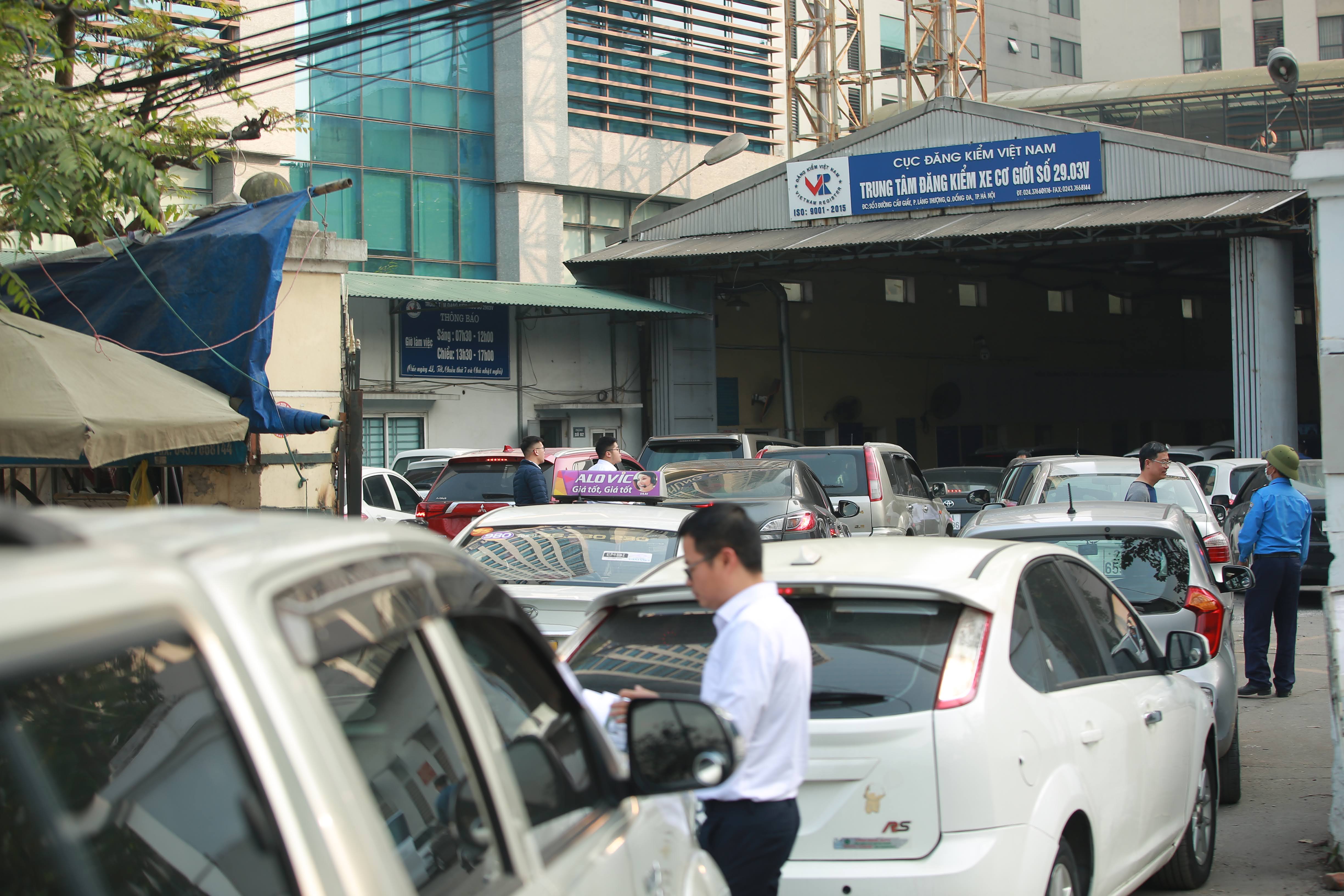 Nhiều trung tâm đăng kiểm ở Hà Nội bị dừng hoạt động