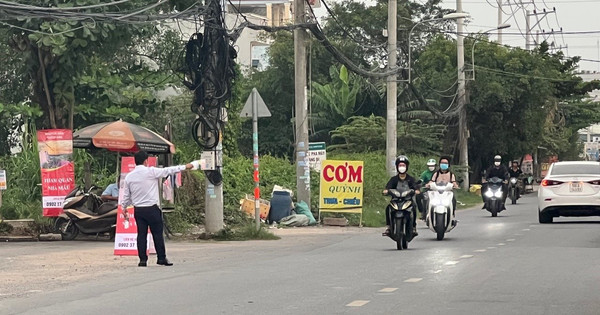 Nhận hàng giảm giá từ tay nhà đầu tư, môi giới liên tục rao "ngộp sâu lắm rồi!"