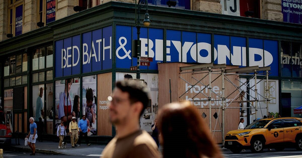 Hãng bán lẻ hơn 50 năm tuổi của Mỹ đệ đơn phá sản, tương lai 14.000 nhân viên vô định