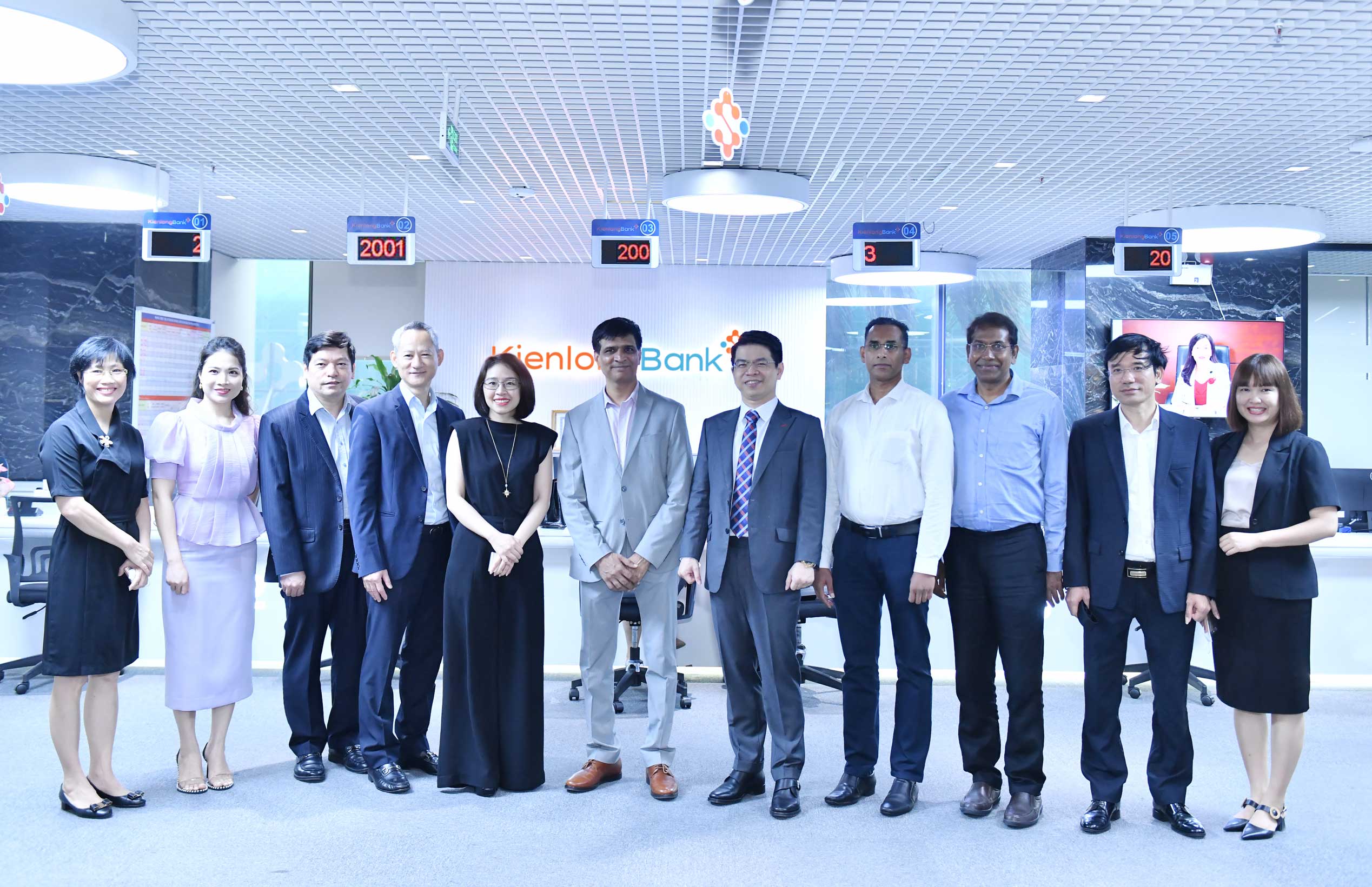 2-kienlongbank-cong-bo-thanh-cong-core-banking-4-3944.jpg