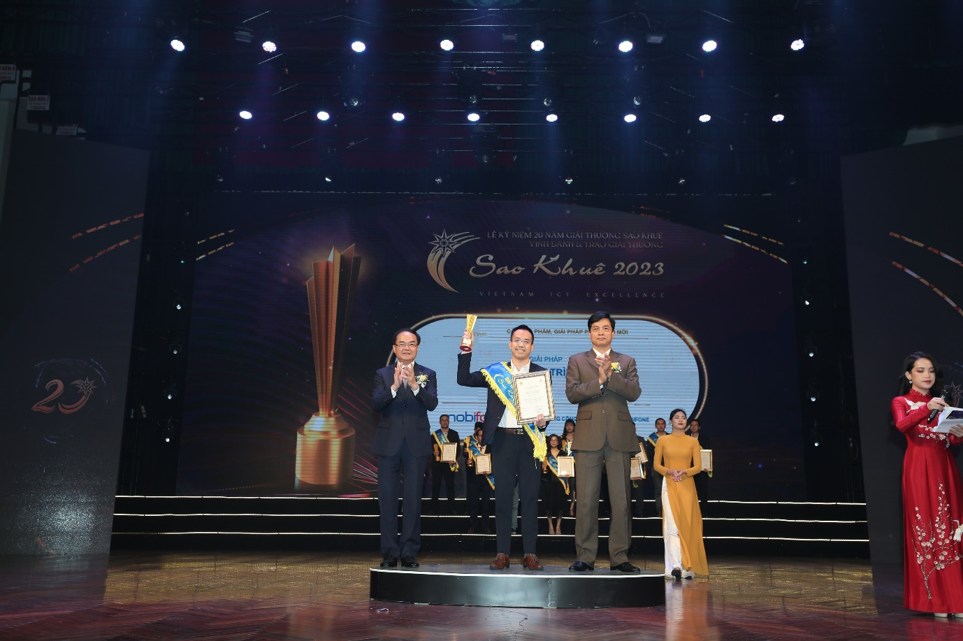 MobiFone vinh dự nhận 5 Giải thưởng Sao Khuê 2023