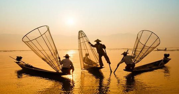 Phiên 5/4: Khối ngoại quay đầu mua ròng gần 200 tỷ đồng, tâm điểm giải ngân cổ phiếu 'quốc dân'