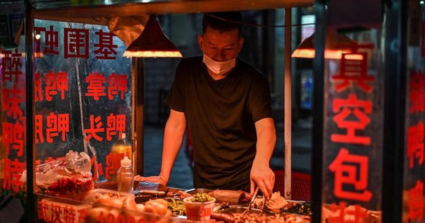 Từng mạnh tay dẹp bỏ, Trung Quốc cho phép "hồi sinh" loại hình kinh doanh đặc thù: Dấu hiệu kinh tế khó khăn?