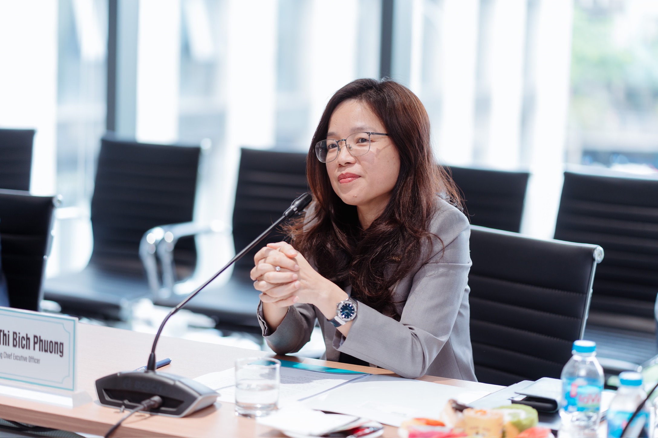 ba-le-thi-bich-phuong-qtgd-abbank-7010.png