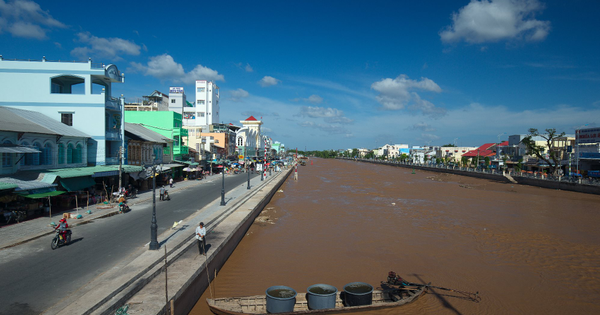 Khó khăn của tỉnh ''không cảng biển, không cao tốc, không đường sắt, không sân bay''