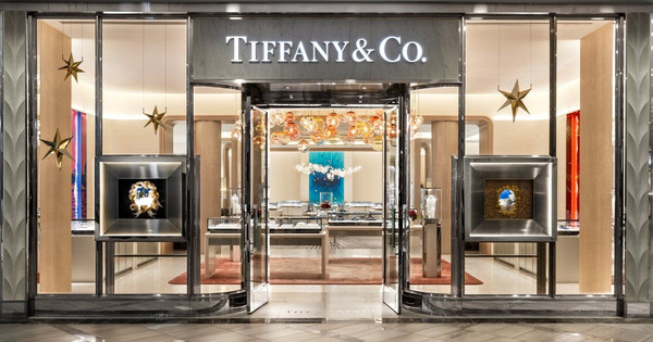 "Thế giới không chỉ có Trung Quốc và Mỹ": Ngành công nghiệp xa xỉ tự tin bay ngược chiều gió