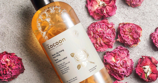 Bị tố có sâu trong nước tẩy trang hoa hồng hữu cơ, thương hiệu mỹ phẩm Việt CoCoon nói gì?