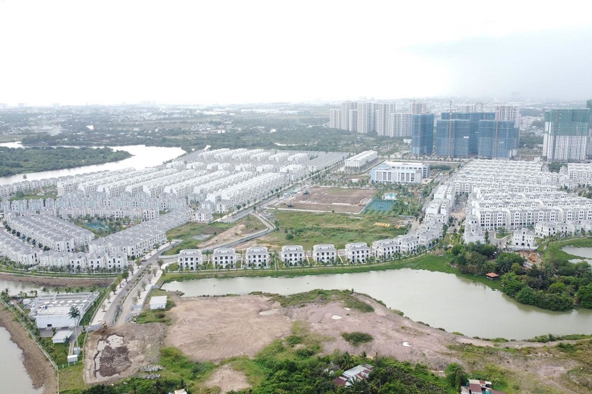 Dự án Vinhomes Grand Park có nguồn cung lớn cùng giá thành phù hợp với giới trẻ nhưng vị trí khá xa trung tâm TP.HCM