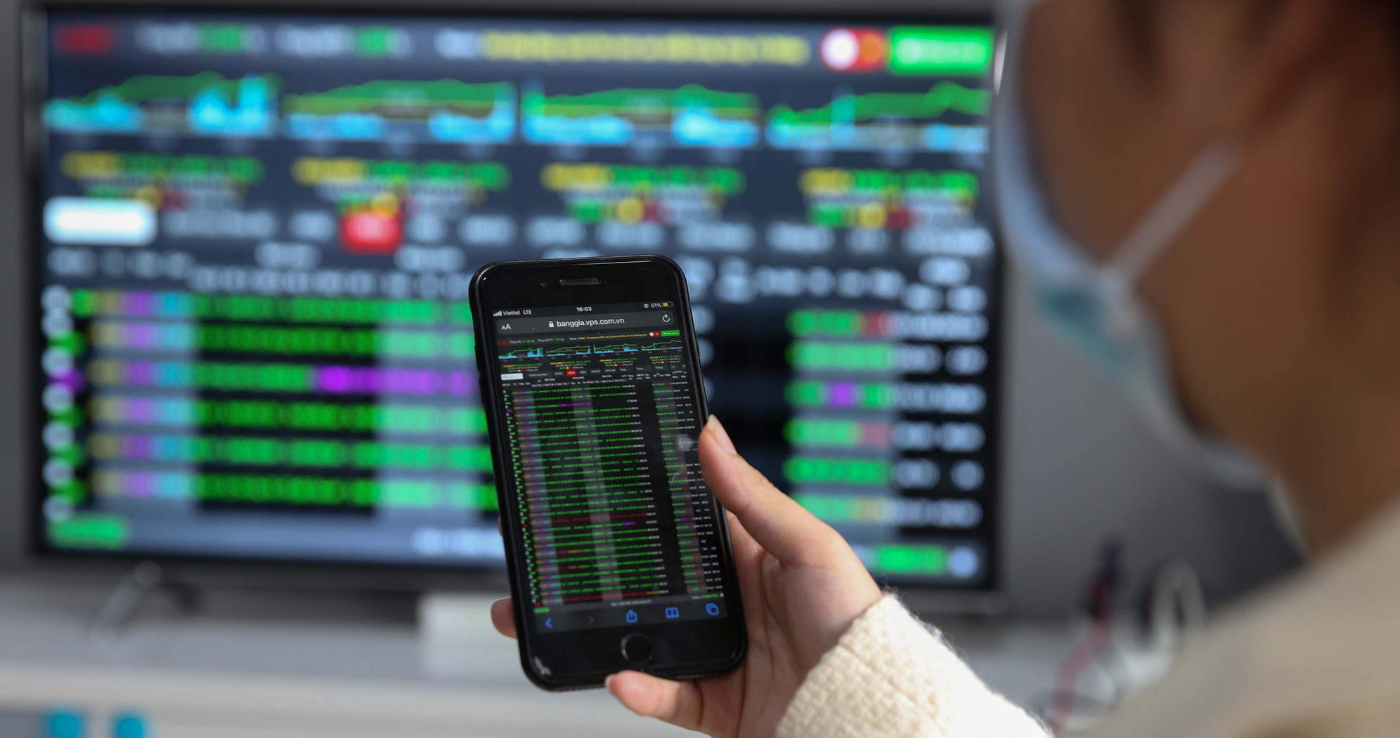 Khối ngoại mua ròng HPG 15 phiên liên tiếp