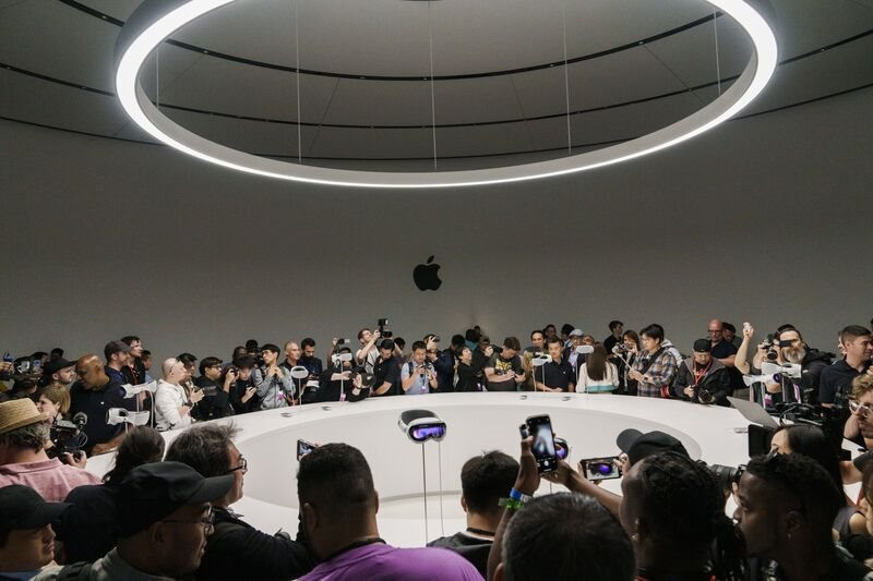 Điều gì khiến Apple vươn tới giá trị 3.000 tỷ USD?