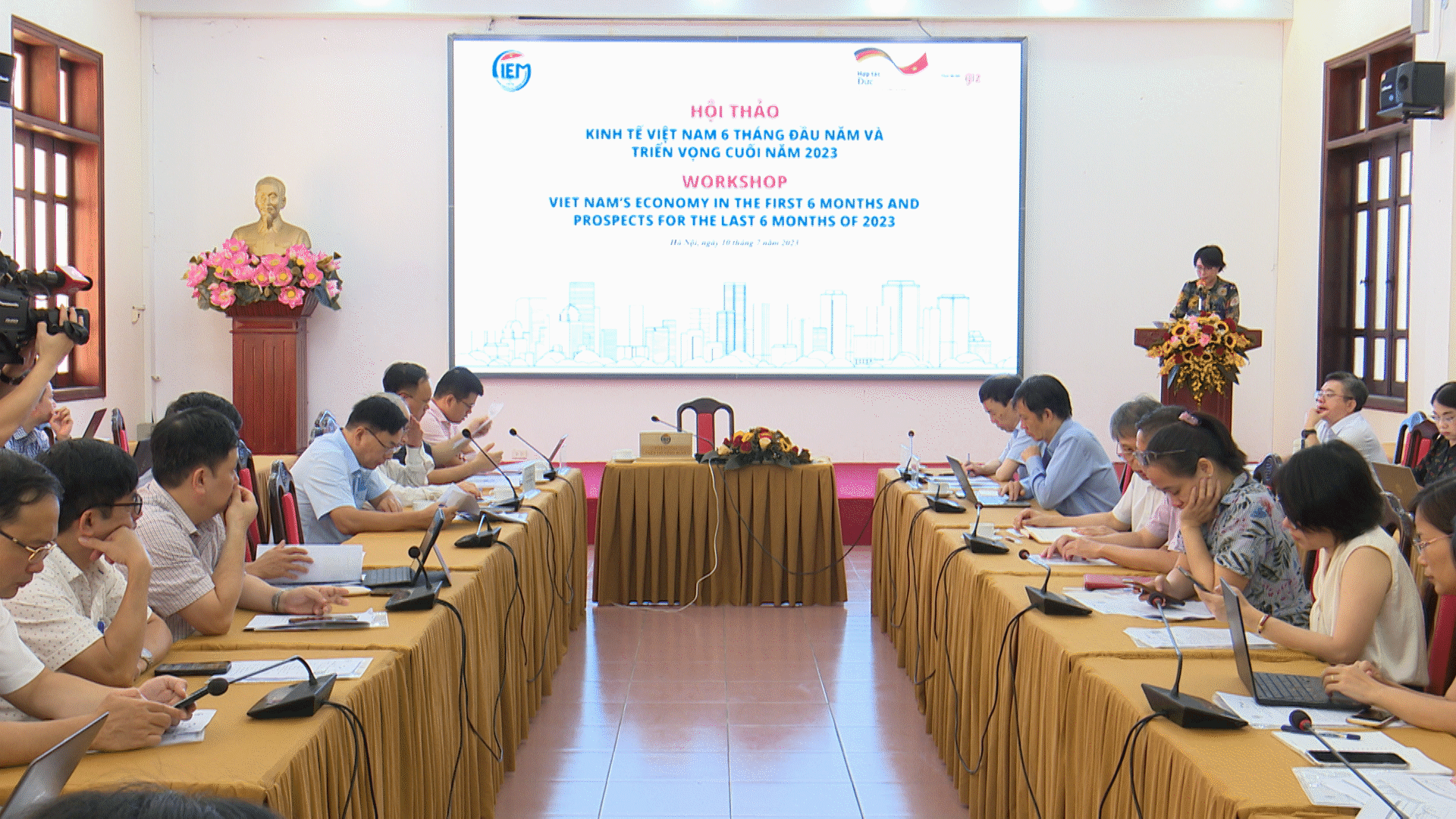 Chuyên gia hiến giải pháp thực hiện mục tiêu tăng trưởng 6% trong năm 2023