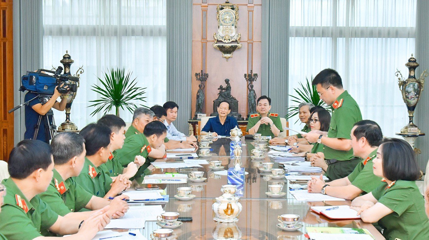 buoi-gap-go-giua-cuc-quan-ly-xay-dung-va-doanh-trai-bo-cong-an-tap-doan-geleximco-va-abbank-da-dien-ra-thanh-cong-tot-dep-9954.jpeg