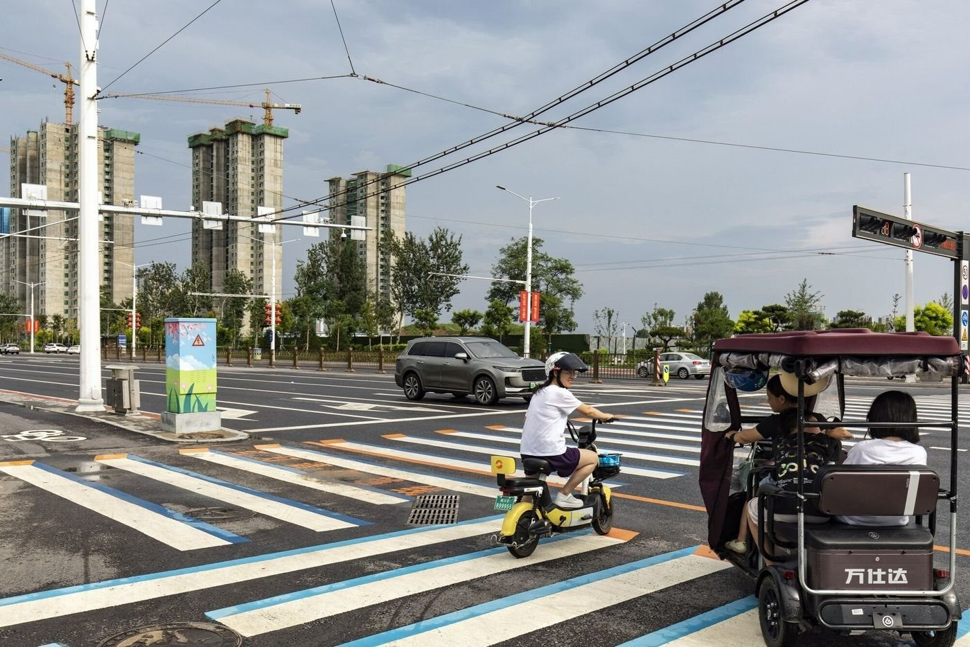 WSJ: Nhà phát triển lớn nhất khó đứng vững, lĩnh vực bất động sản của Trung Quốc vẫn chưa thấy "điểm sáng"