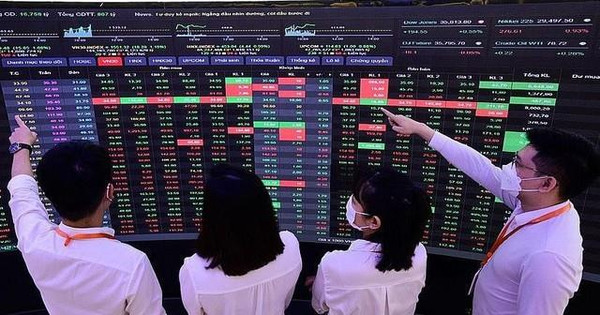 Loạt cổ phiếu sắp "xông đất" sàn chứng khoán đầu năm 2024