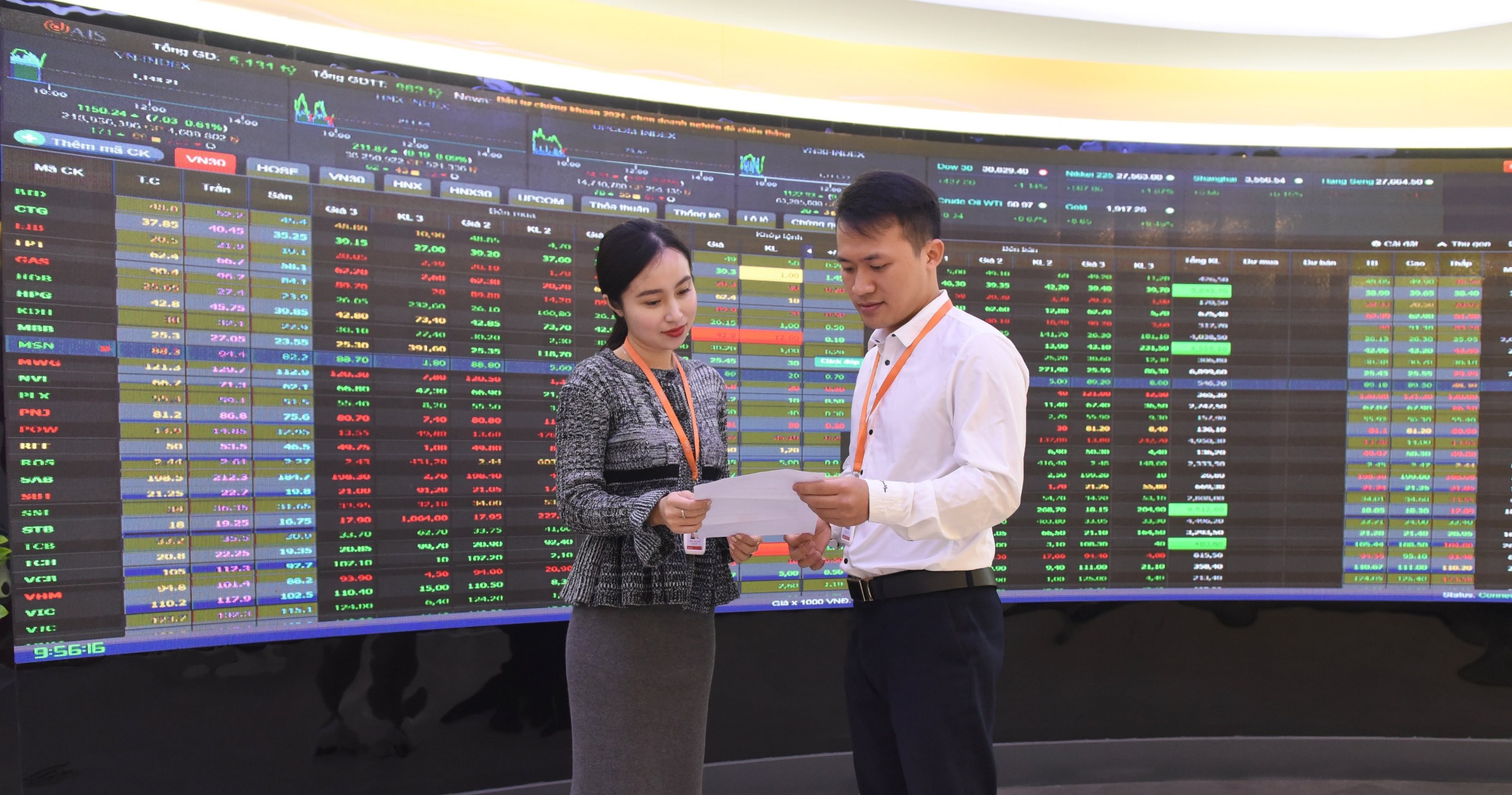 Để dư nợ chứng khoán lập kỷ lục, CTCK đang chấp nhận đánh đổi nguồn thu