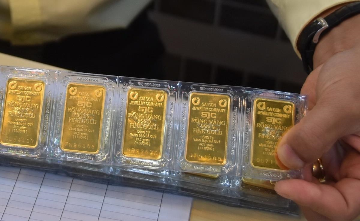 Giá vàng miếng SJC rời mốc 90 triệu đồng/lượng