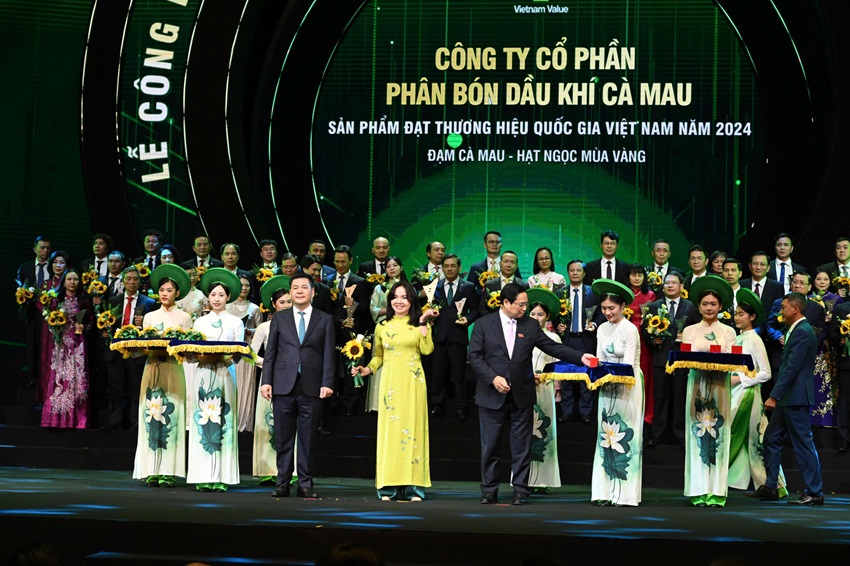 Phân bón Cà Mau nhận giải thưởng Thương hiệu Quốc gia lần thứ 6