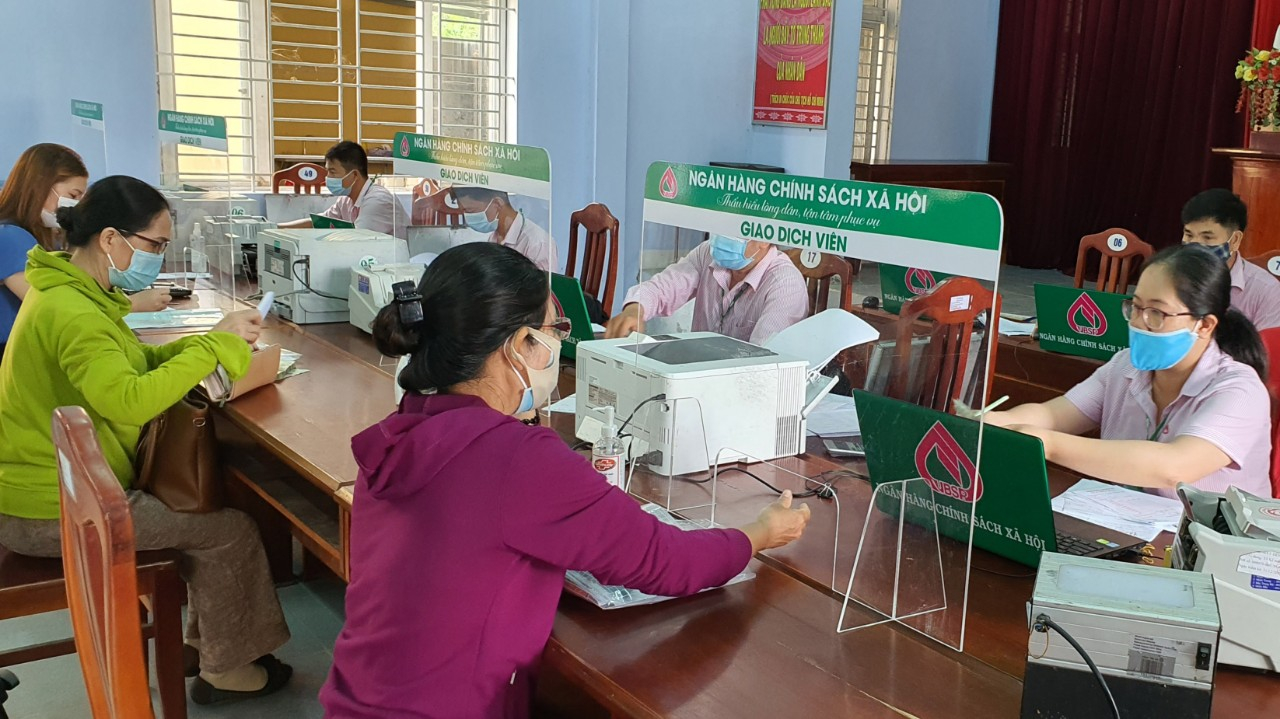 Ngân hàng Chính sách xã hội giảm lãi suất với khách hàng bị ảnh hưởng bởi bão Yagi