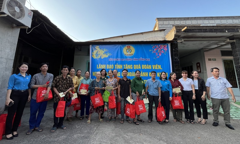 Nestlé Việt Nam đồng hành cùng Liên Đoàn Lao động tỉnh Đồng Nai tặng 400 phần quà cho công đoàn viên, công nhân có hoàn cảnh khó khăn