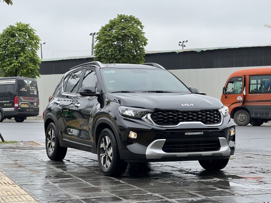 kia-sonet-premium-den-1-1-8353.jpg