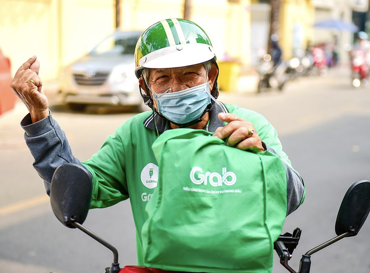 Grab lần đầu có lãi