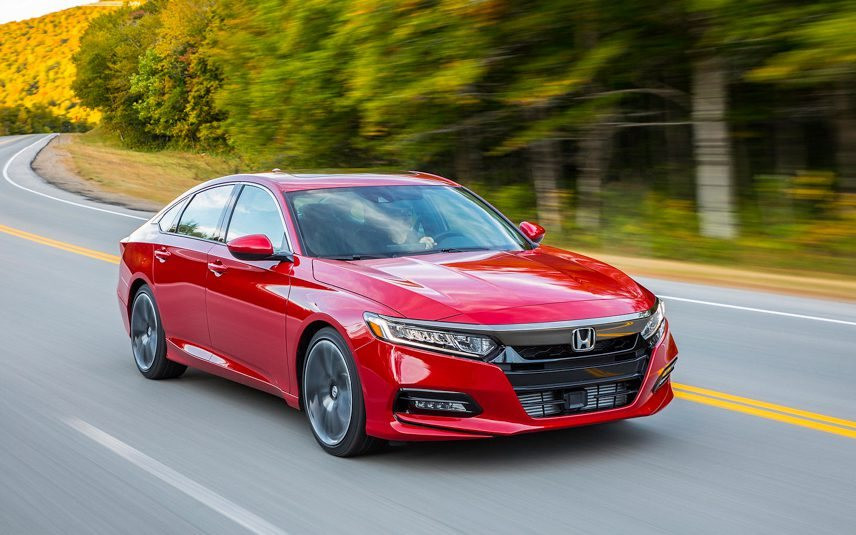 Honda Accord thường xuyên đứng top xe bán chậm trên thị trường mỗi tháng.