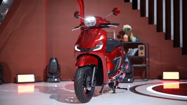 79456-honda-stylo-160-7966.jpg