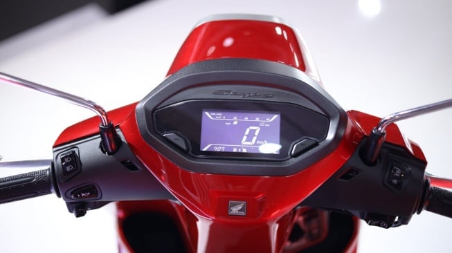 90241-honda-stylo-160-5994.jpg