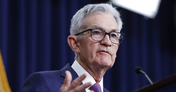 Chủ tịch FED Jerome Powell cảnh báo: Một số ngân hàng sẽ phải đóng cửa, nhưng vấn đề này 'có thể kiểm soát'