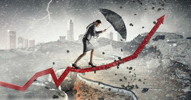 Khối ngoại bán ròng 8.300 tỷ đồng từ đầu năm, FUEVFVND và VNM là 2 mã bị bán mạnh nhất